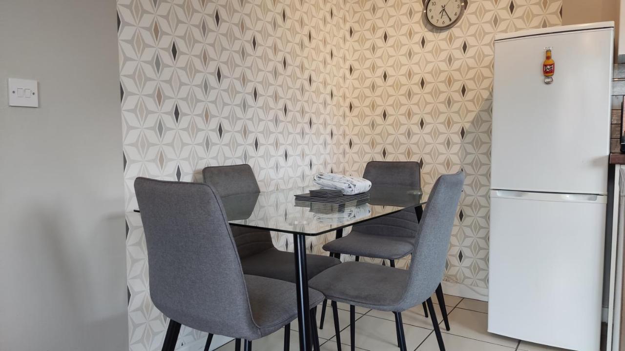 Modern 1-Bed Flat In Wigan Apartment Ngoại thất bức ảnh